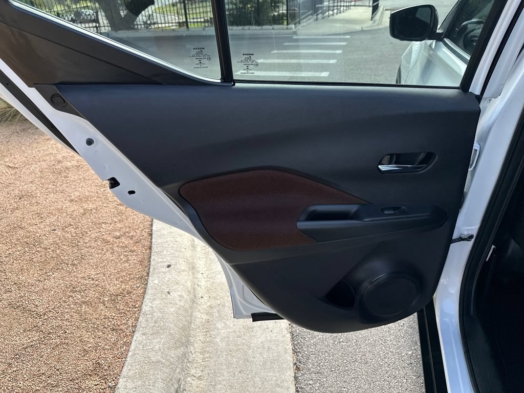 Used 2019 Nissan Kicks SR w/ Exterior Package FWD image 31