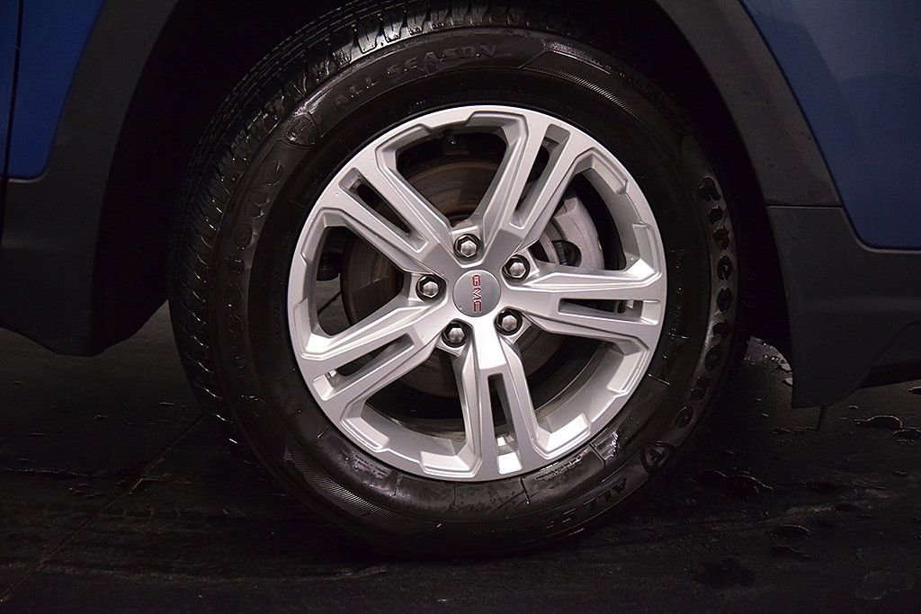 Used 2024 GMC Terrain SLE image 10