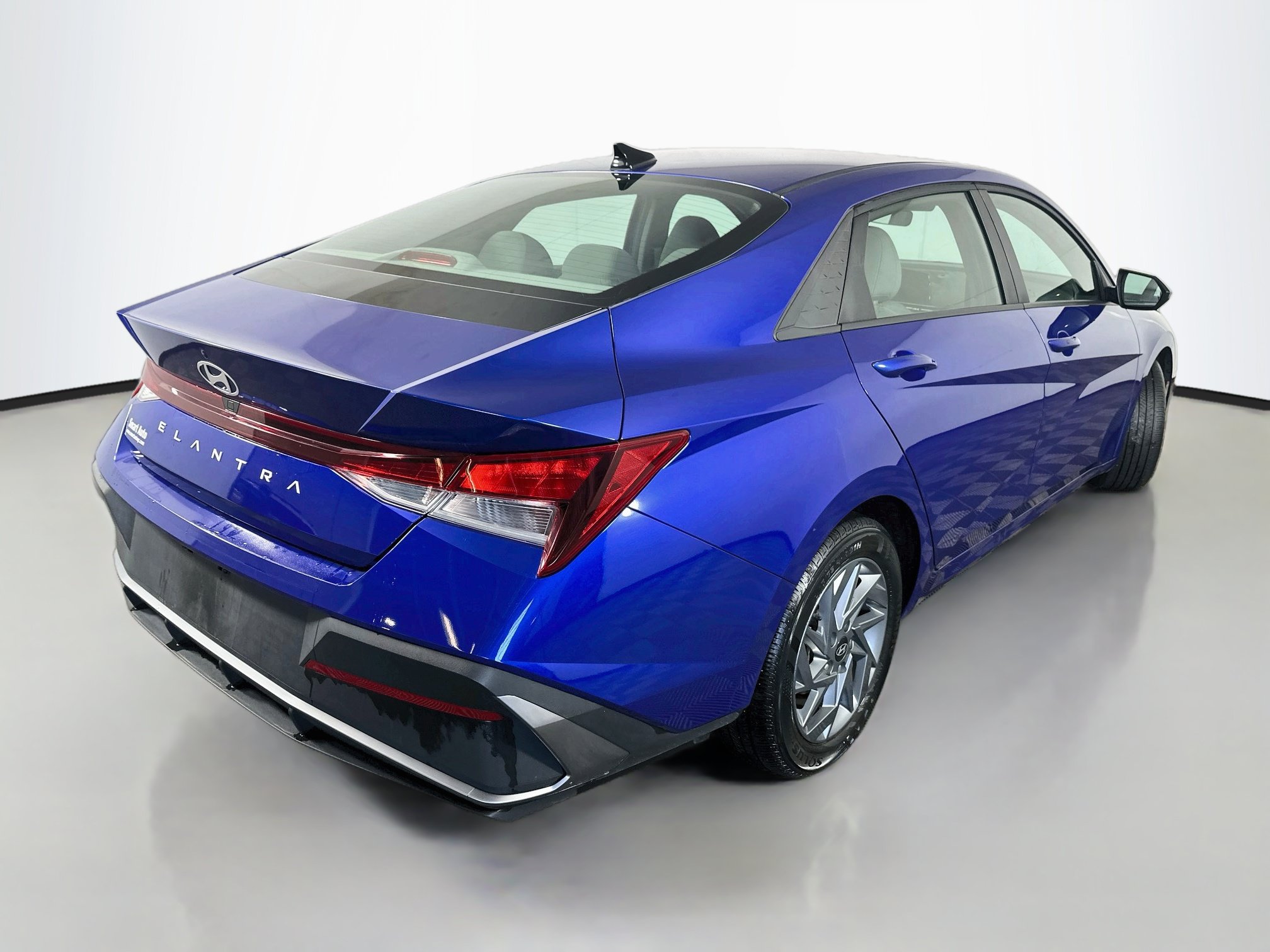 Certified 2024 Hyundai Elantra SEL FWD image 7