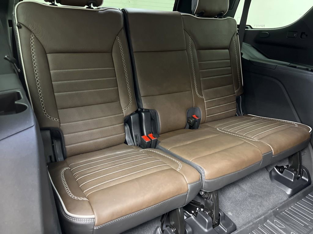 Used 2026 GMC Yukon Denali Ultimate w/ LPO, Floor Liner Package AWD/4WD image 25