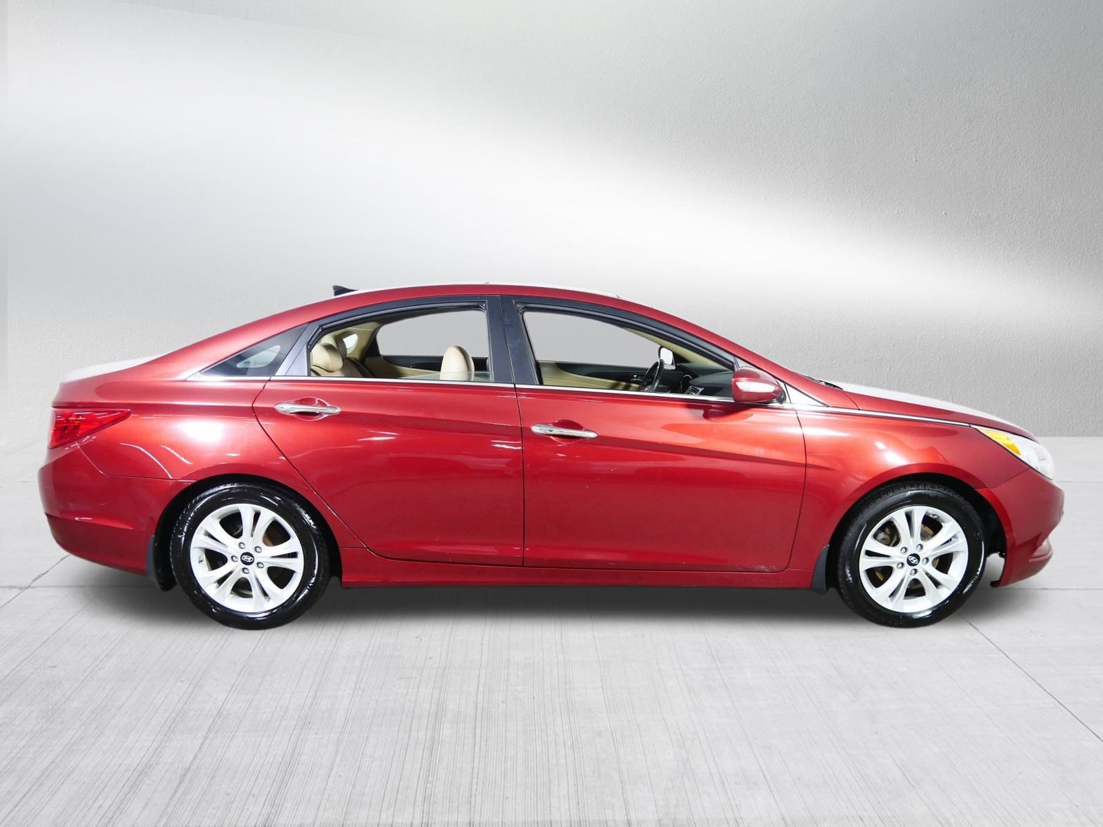 Used 2013 Hyundai Sonata Limited w/ Premium Pkg FWD image 8