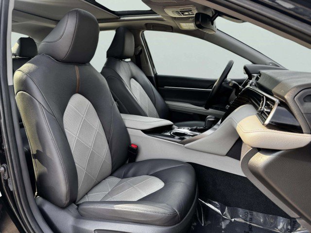 Used 2019 Toyota Camry XLE image 41