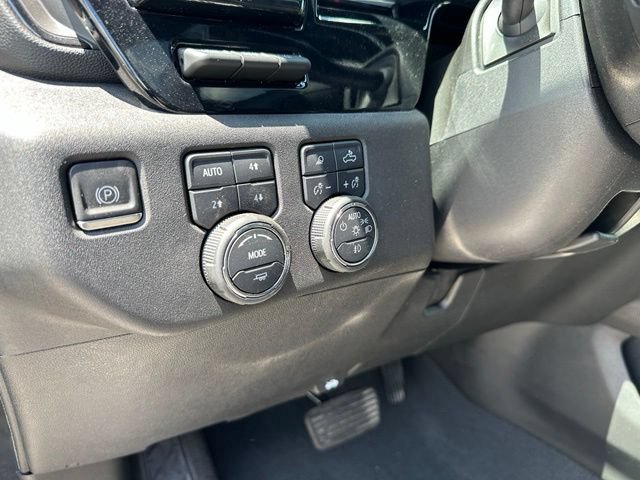 Used 2024 Chevrolet Silverado 2500 ZR2 w/ Technology Package AWD/4WD image 16