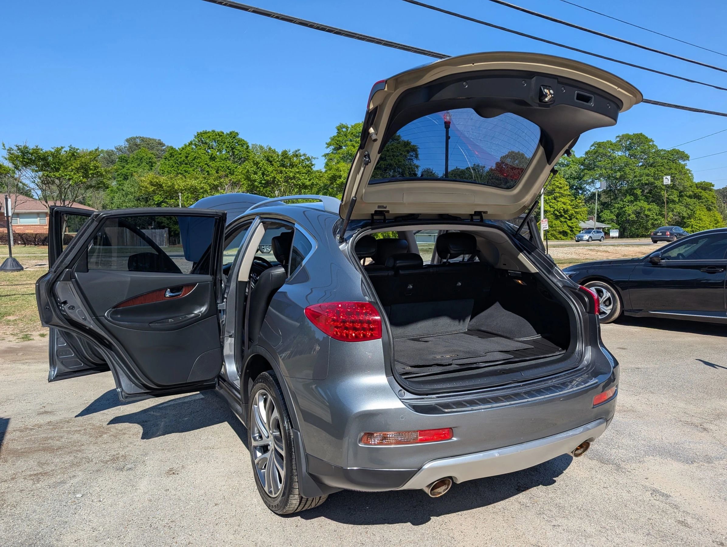 Used 2017 INFINITI QX50 AWD w/ Technology Package image 14