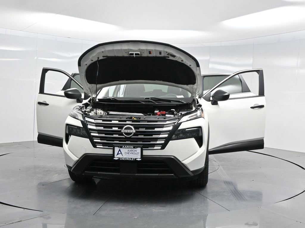 Used 2024 Nissan Rogue S image 46