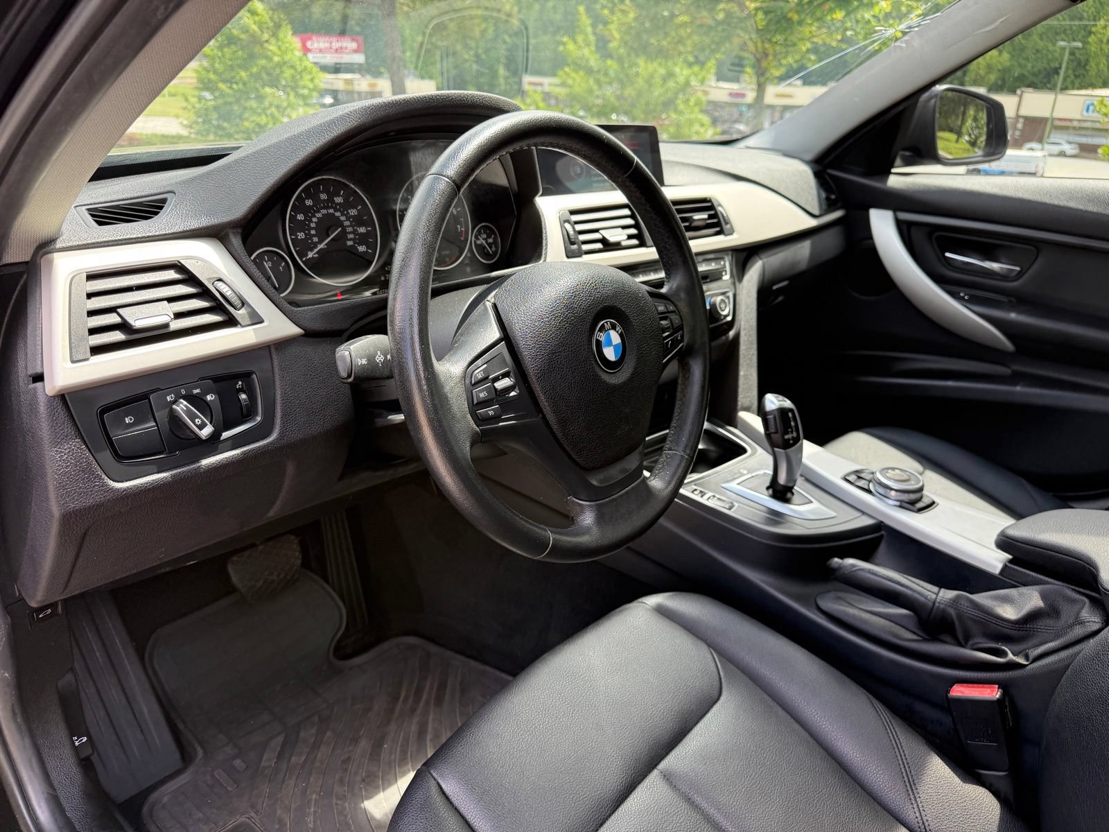Used 2016 BMW 320i Sedan RWD image 22
