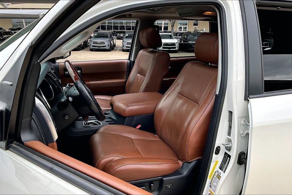 Used 2019 Toyota Sequoia Platinum AWD/4WD image 32