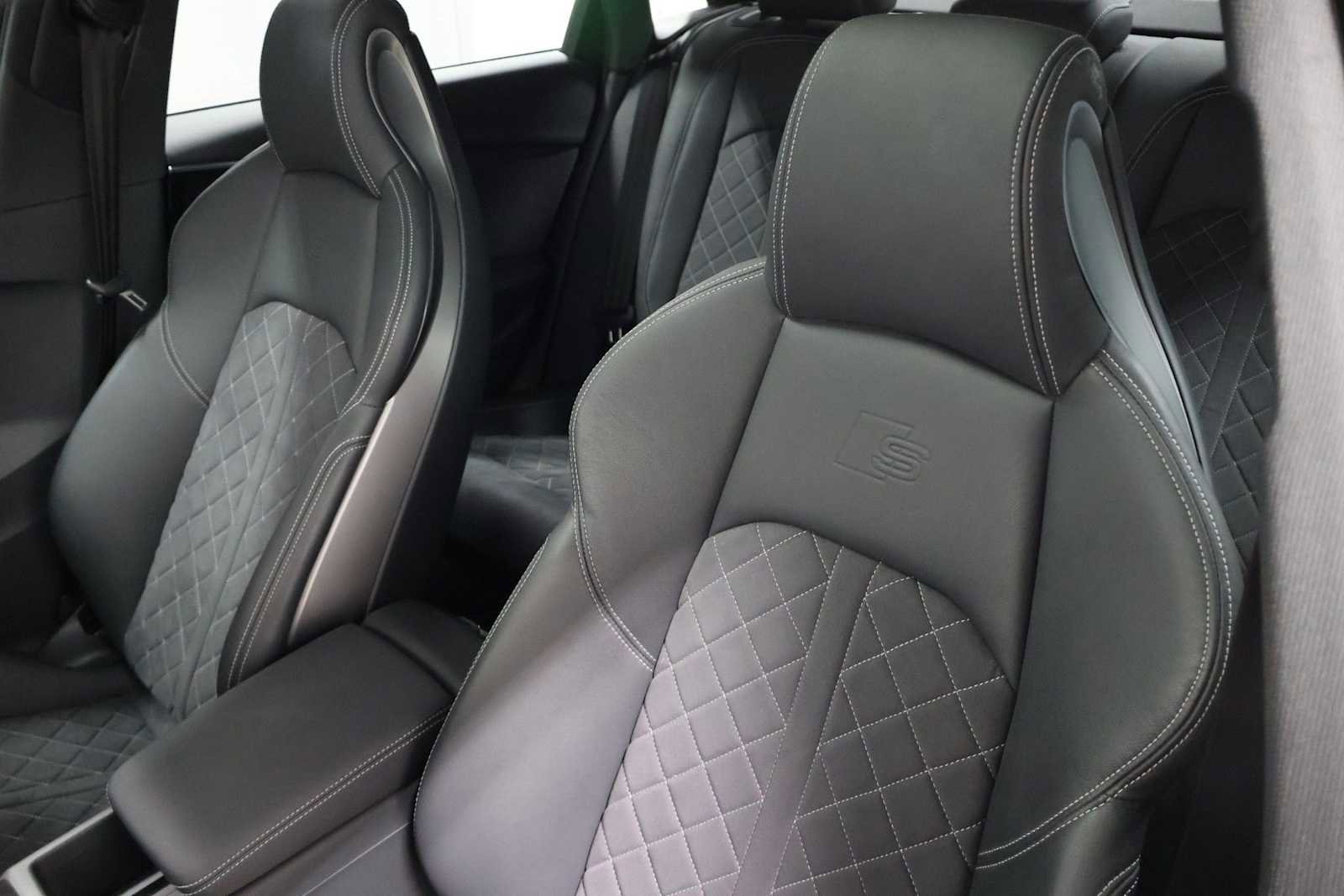 Used 2023 Audi S4 Premium Plus w/ Premium Plus Package AWD/4WD image 17