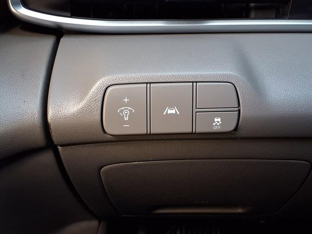Used 2023 Hyundai Elantra SEL w/ Winter Weather Package FWD image 16