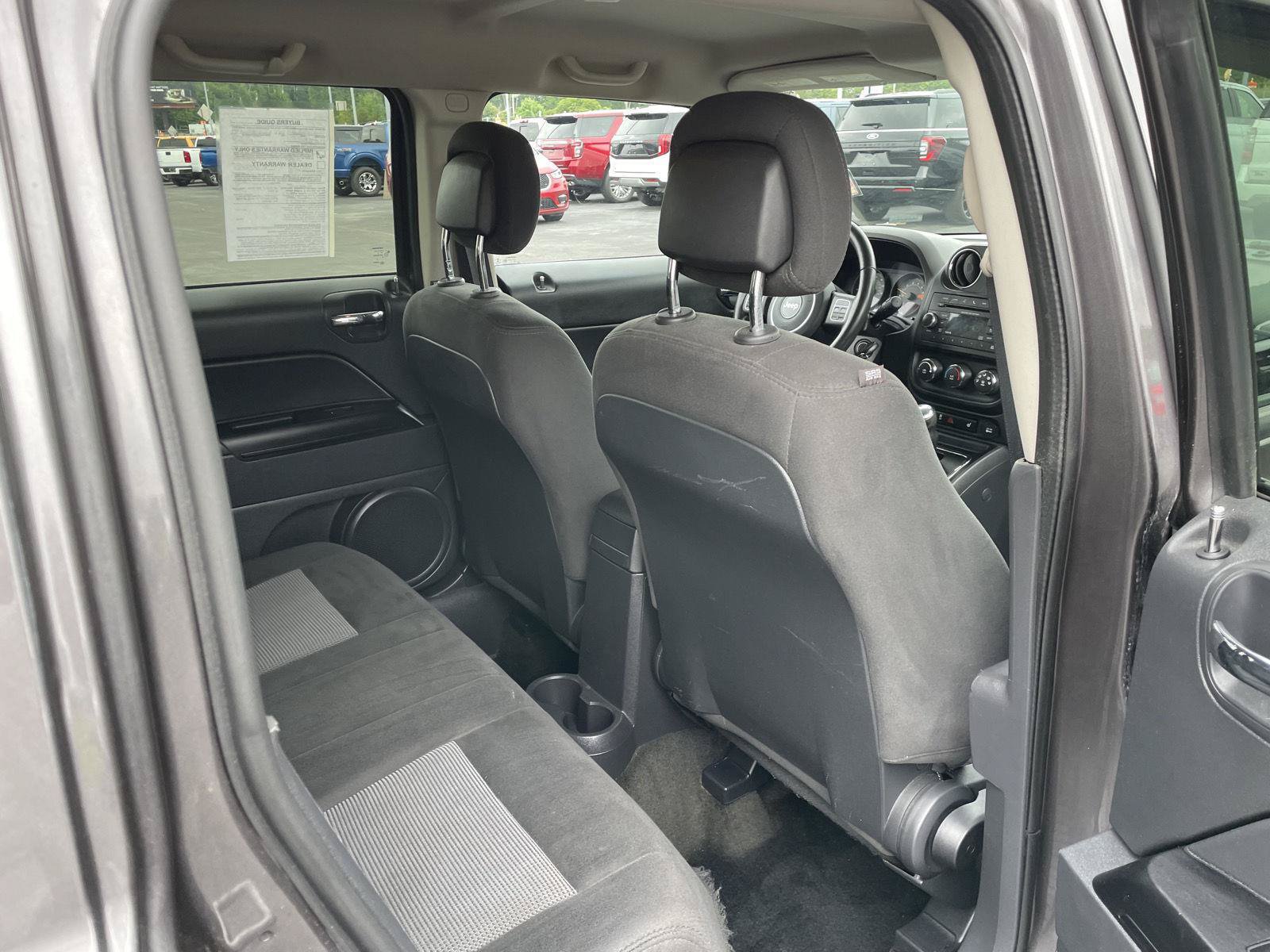 Used 2017 Jeep Patriot Latitude AWD/4WD image 25