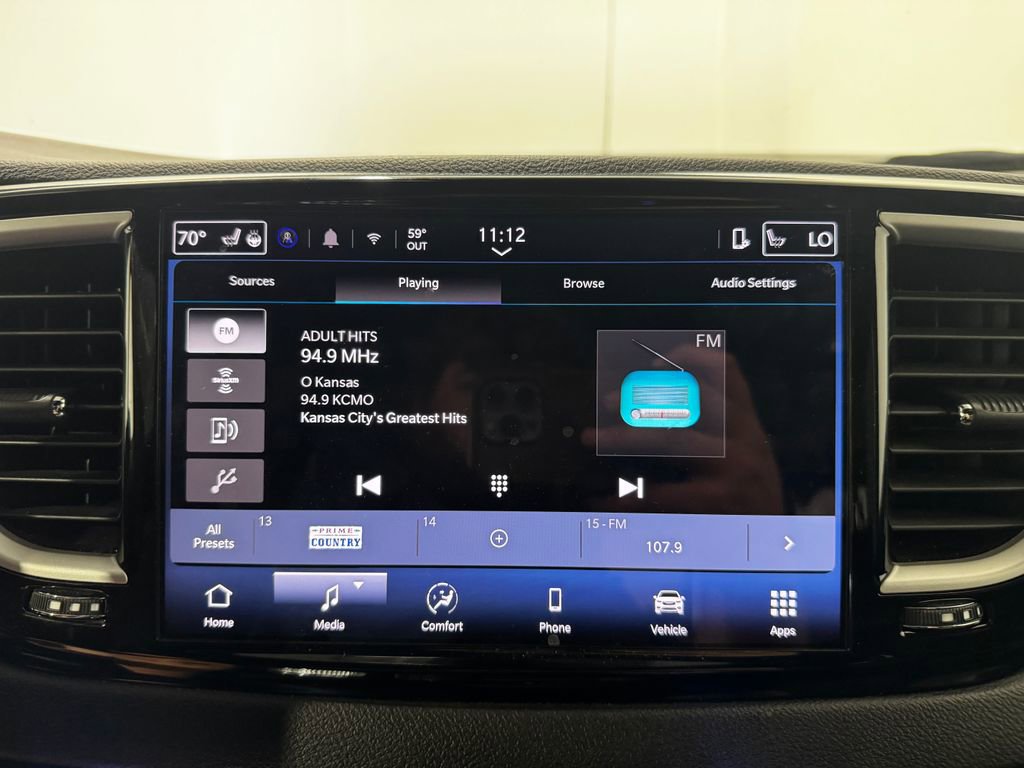 Used 2025 Chrysler Pacifica Select FWD image 11