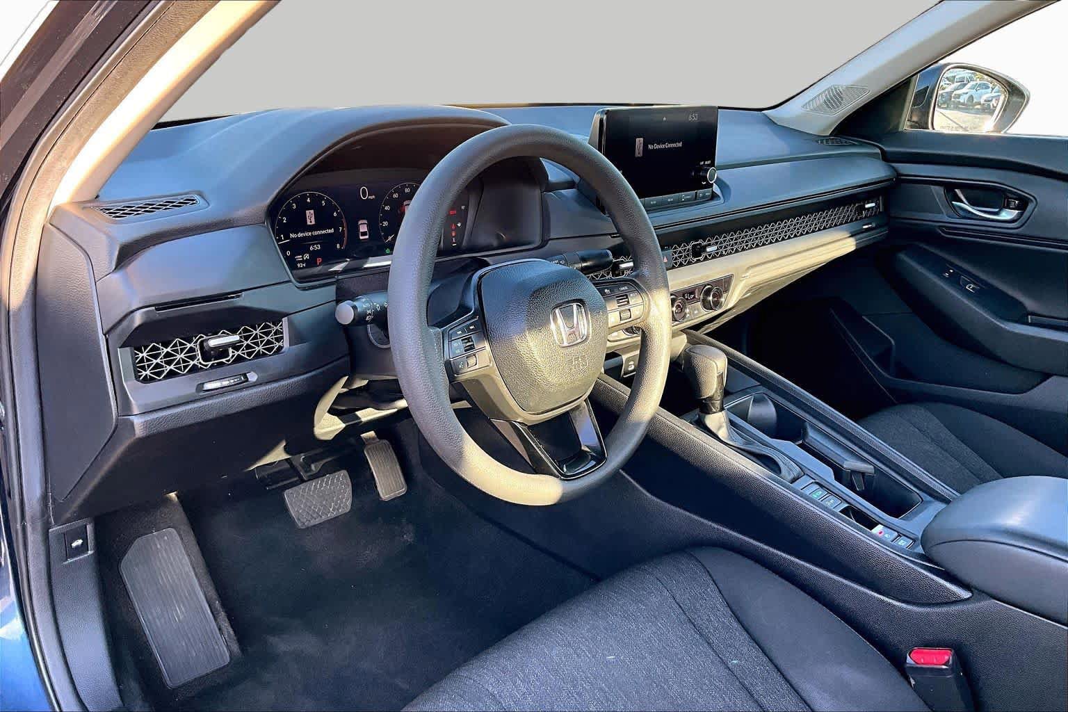 Used 2025 Honda Accord SE image 17