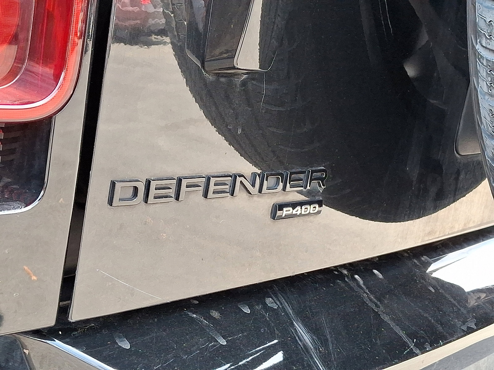 Used 2023 Land Rover Defender 110 X-Dynamic SE image 30