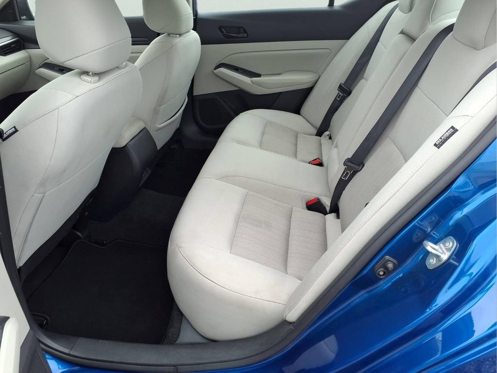 Used 2025 Nissan Altima 2.5 SV FWD image 23