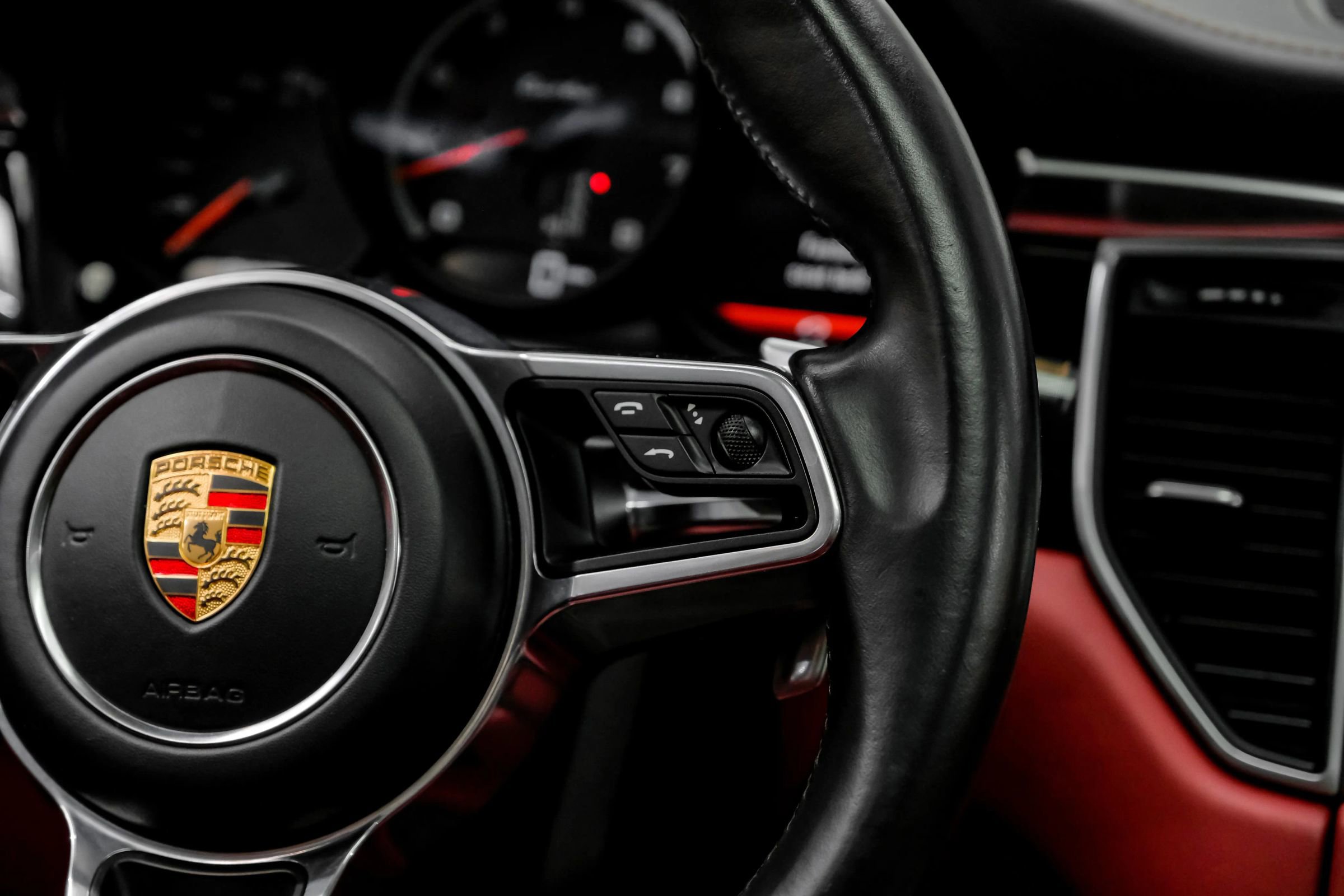 Used 2015 Porsche Macan Turbo AWD/4WD image 20