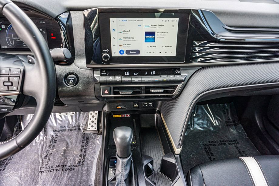 Used 2025 Toyota Camry SE image 35