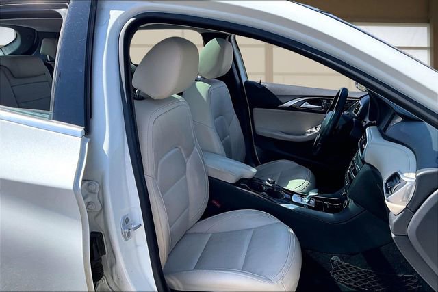 Used 2018 INFINITI QX30 Premium w/ Navigation Package image 7