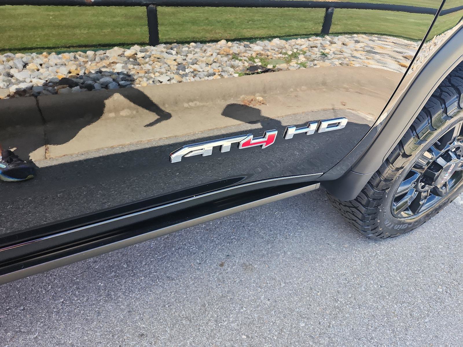 Used 2025 GMC Sierra 2500 AT4 w/ AT4 Premium Plus Package AWD/4WD image 7
