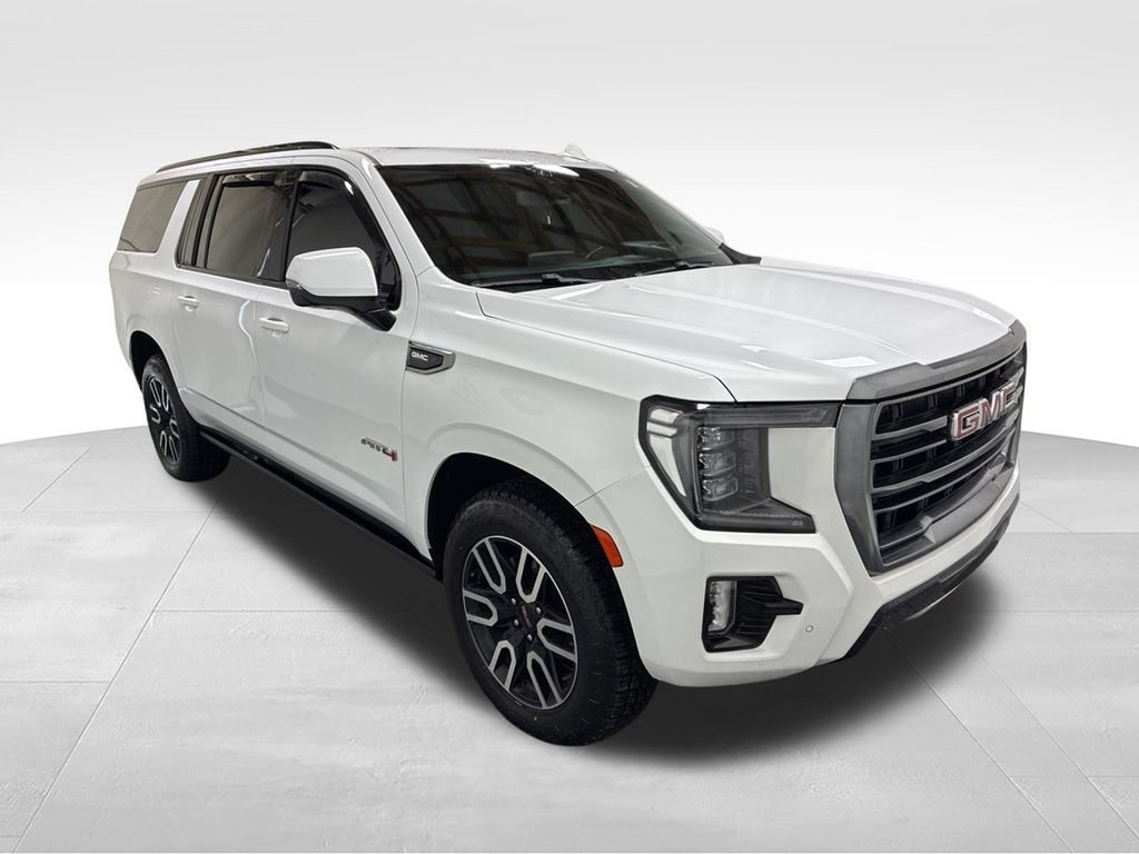 Used 2023 GMC Yukon XL AT4 w/ AT4 Premium Package AWD/4WD image 3