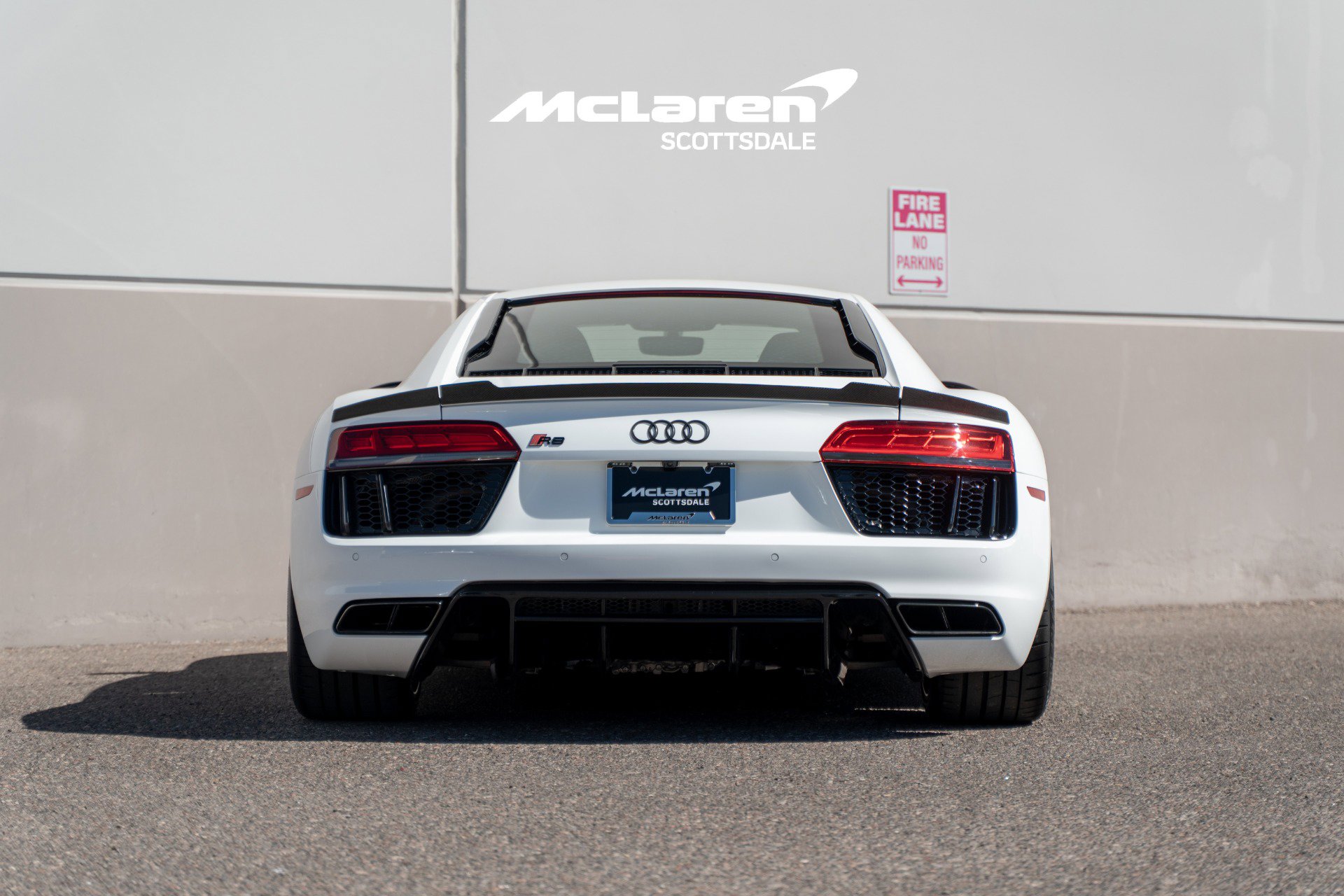 Used 2018 Audi R8 V10 w/ Premium Package image 6