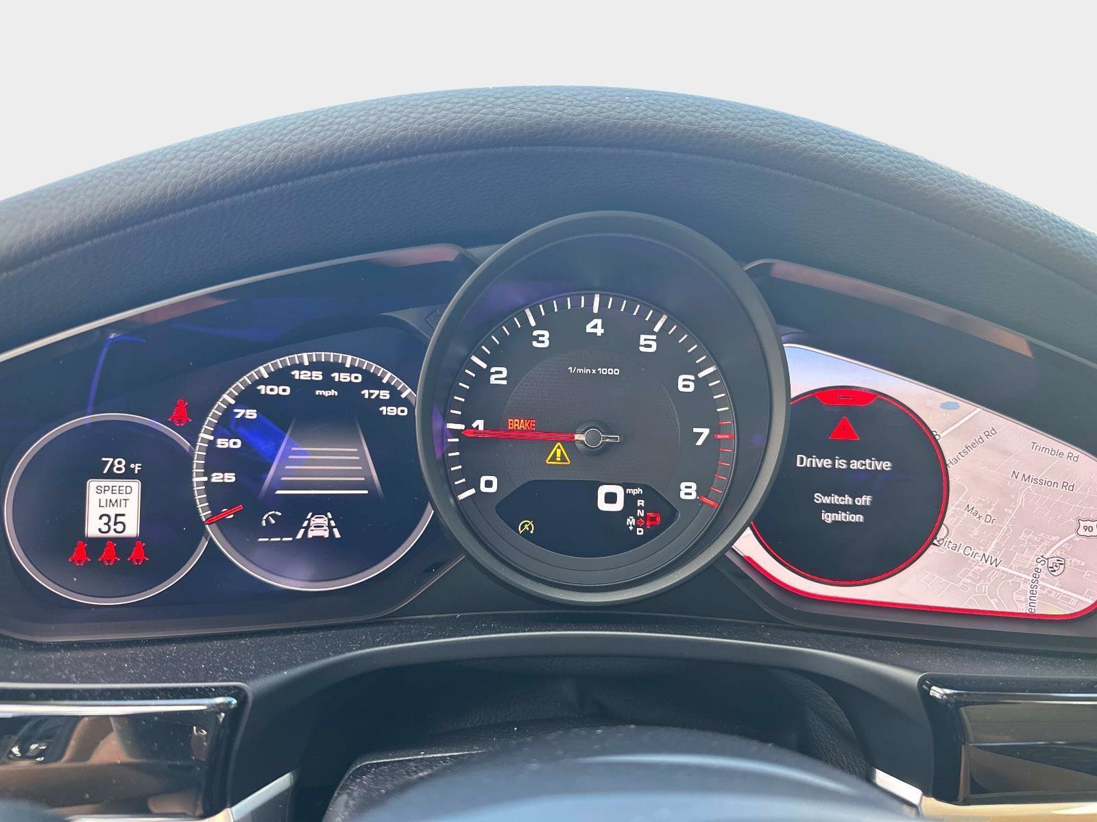 Used 2022 Porsche Panamera image 25