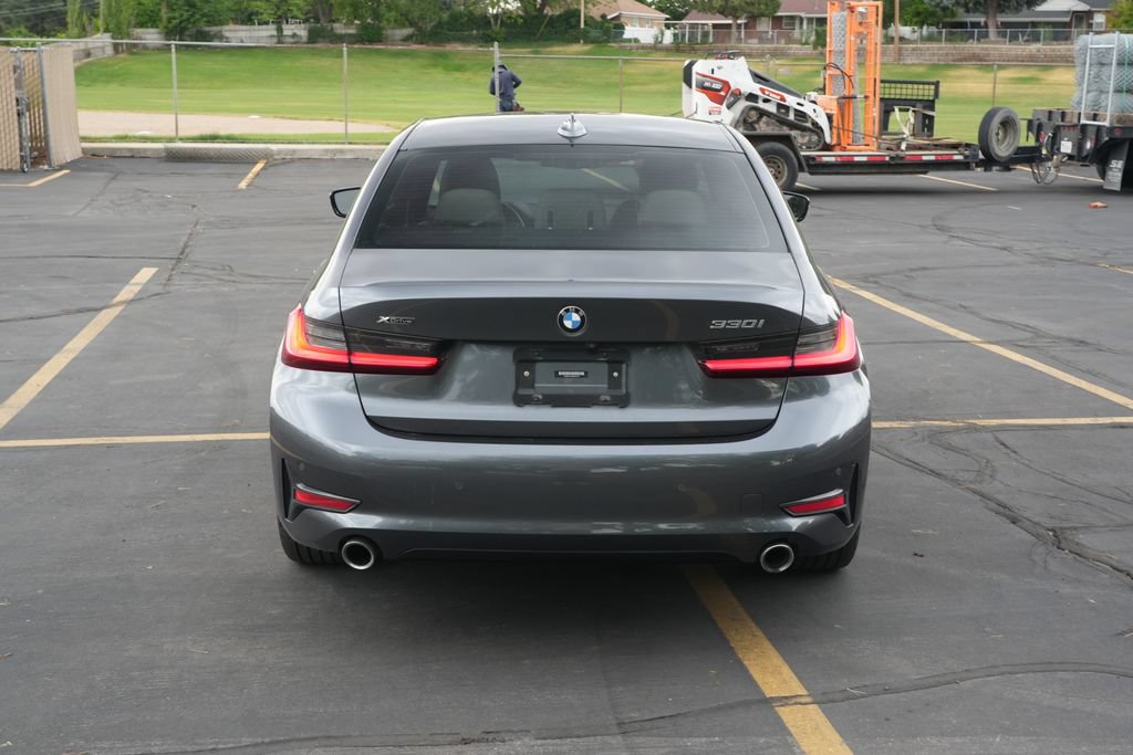 Used 2021 BMW 330i xDrive Sedan w/ Convenience Package AWD/4WD image 4