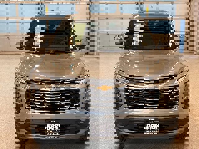 Used 2025 Chevrolet Equinox LT image 3