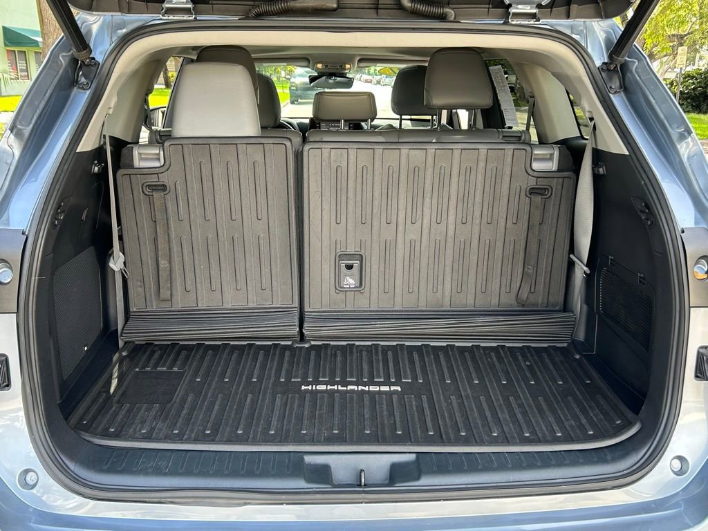 Used 2021 Toyota Highlander Limited image 47