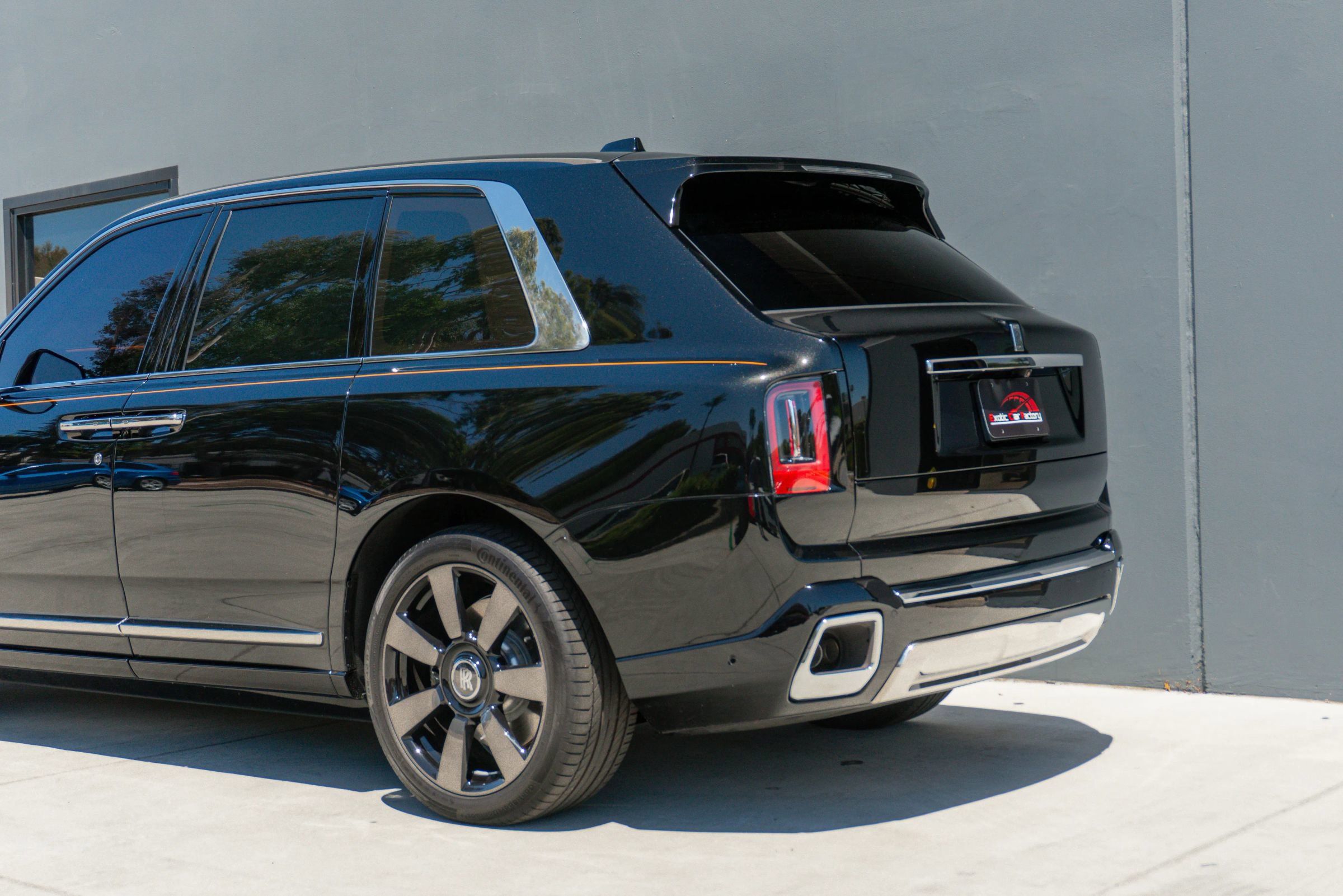 Used 2025 Rolls-Royce Cullinan image 25
