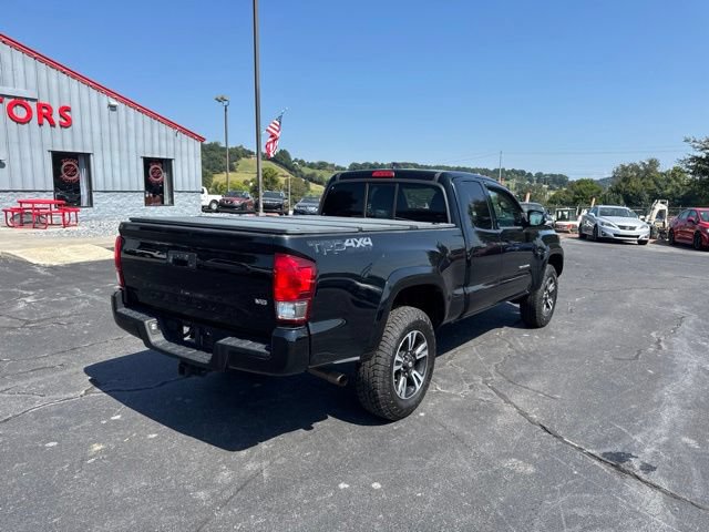 Used 2016 Toyota Tacoma TRD Sport w/ Towing Package AWD/4WD image 8