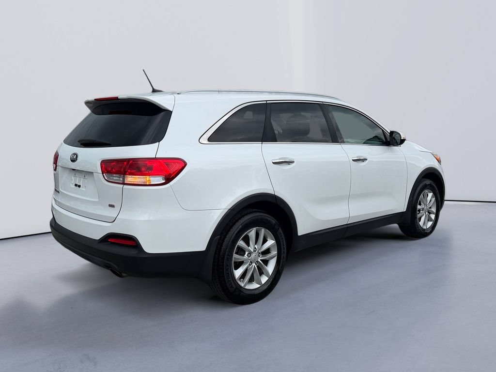 Used 2016 Kia Sorento FWD image 3