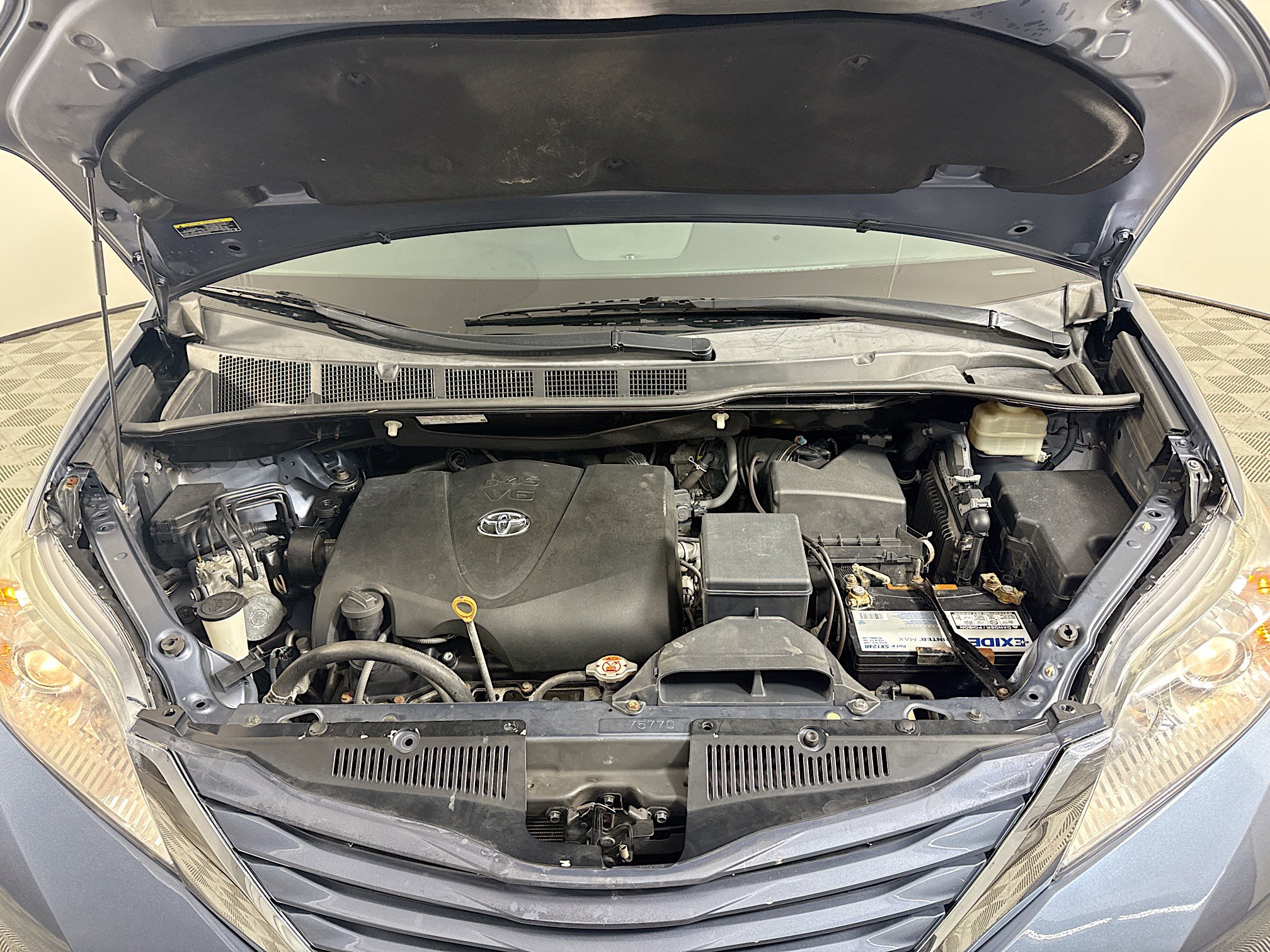 Used 2017 Toyota Sienna LE image 36