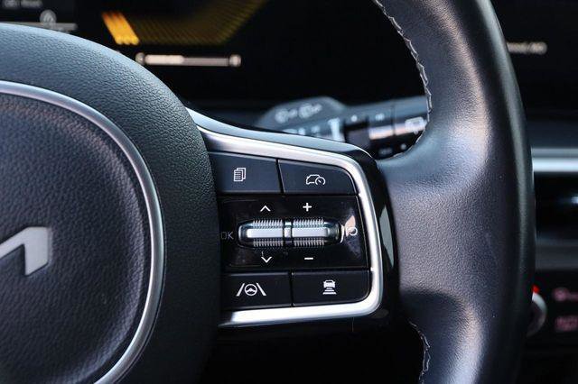 Used 2024 Kia Sorento S image 12