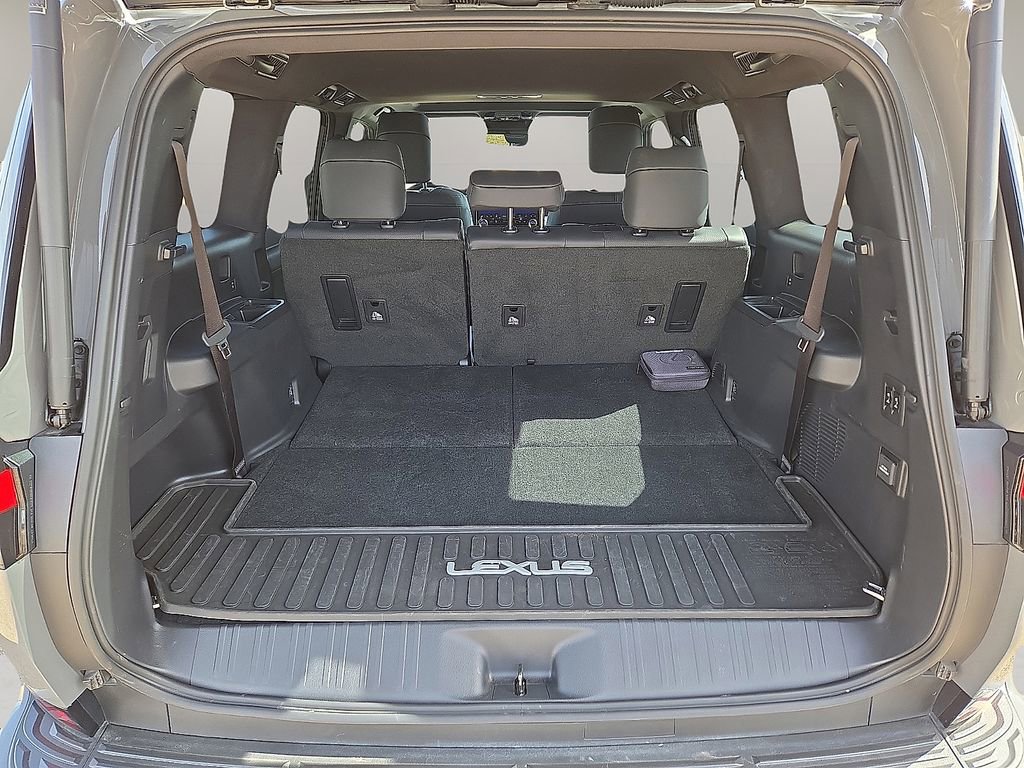 Used 2024 Lexus GX 550 w/ Accessory Package (Z1) image 14