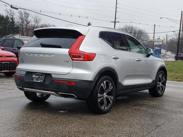 Used 2019 Volvo XC40 T4 Inscription FWD image 3