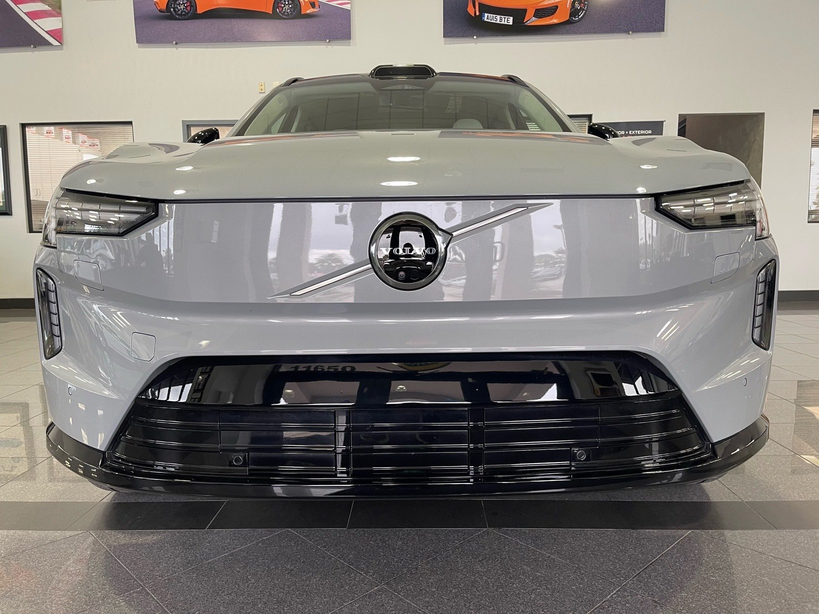 Used 2025 Volvo EX90 Ultra AWD/4WD image 8
