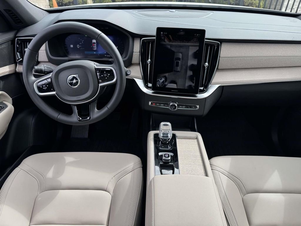 Certified 2026 Volvo XC90 B6 Plus w/ Protection Package image 12