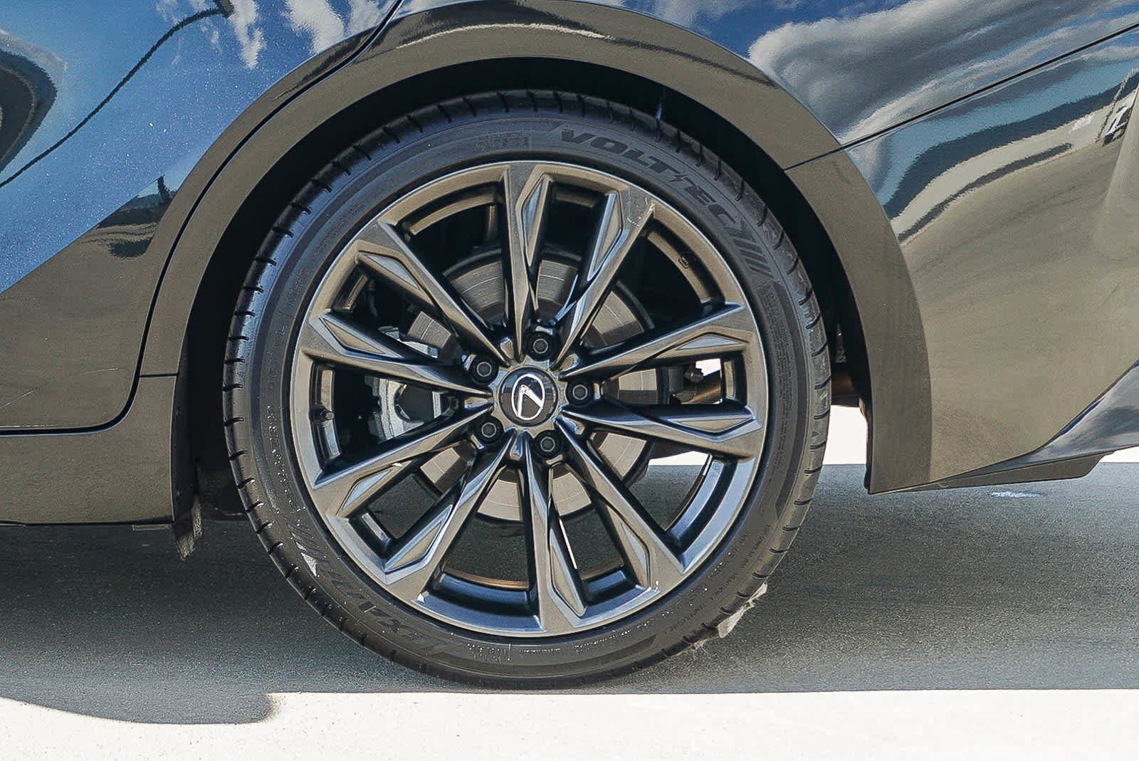 Used 2024 Lexus IS 300 F Sport RWD image 10