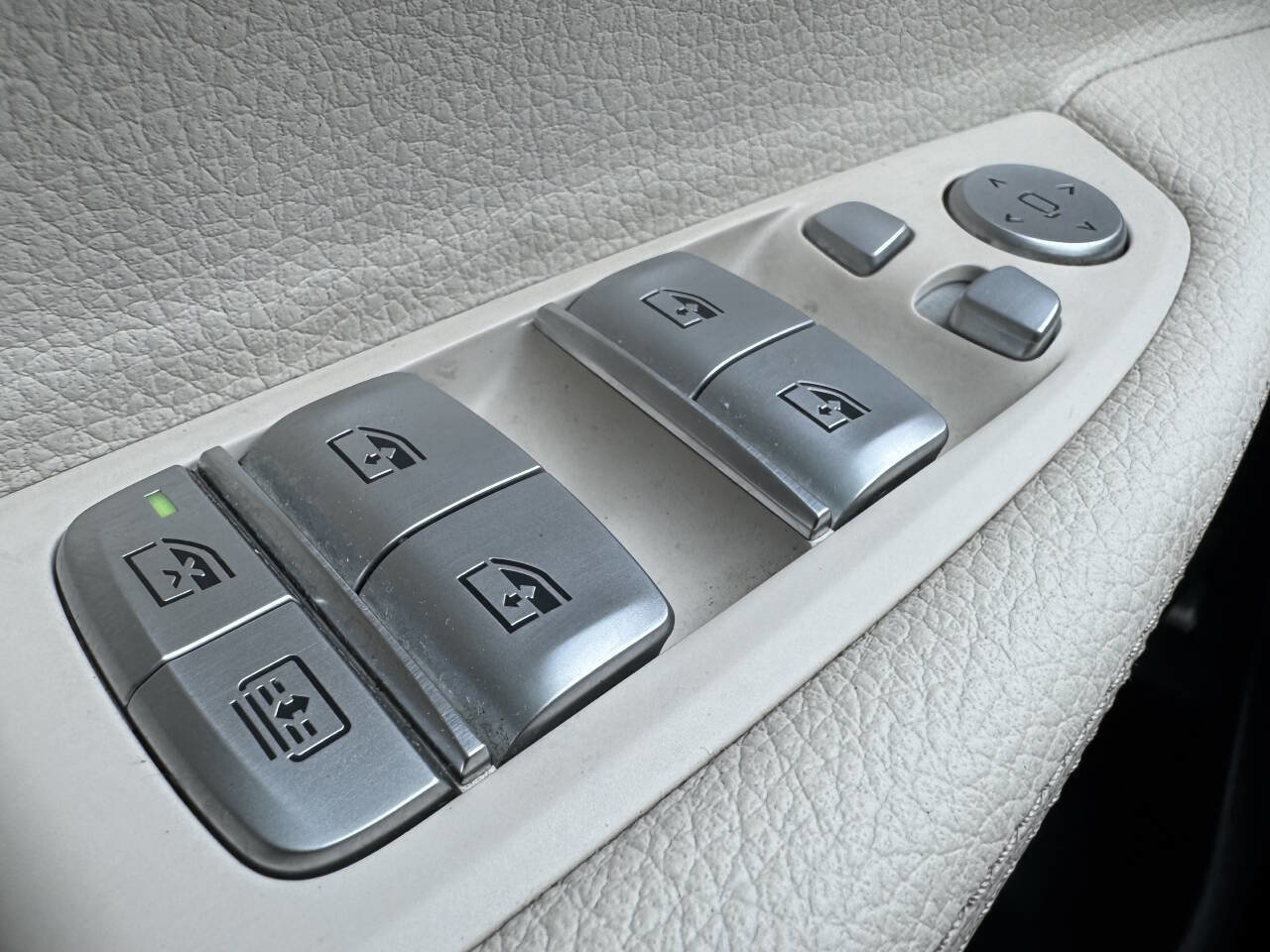 Used 2018 BMW 740i RWD image 21