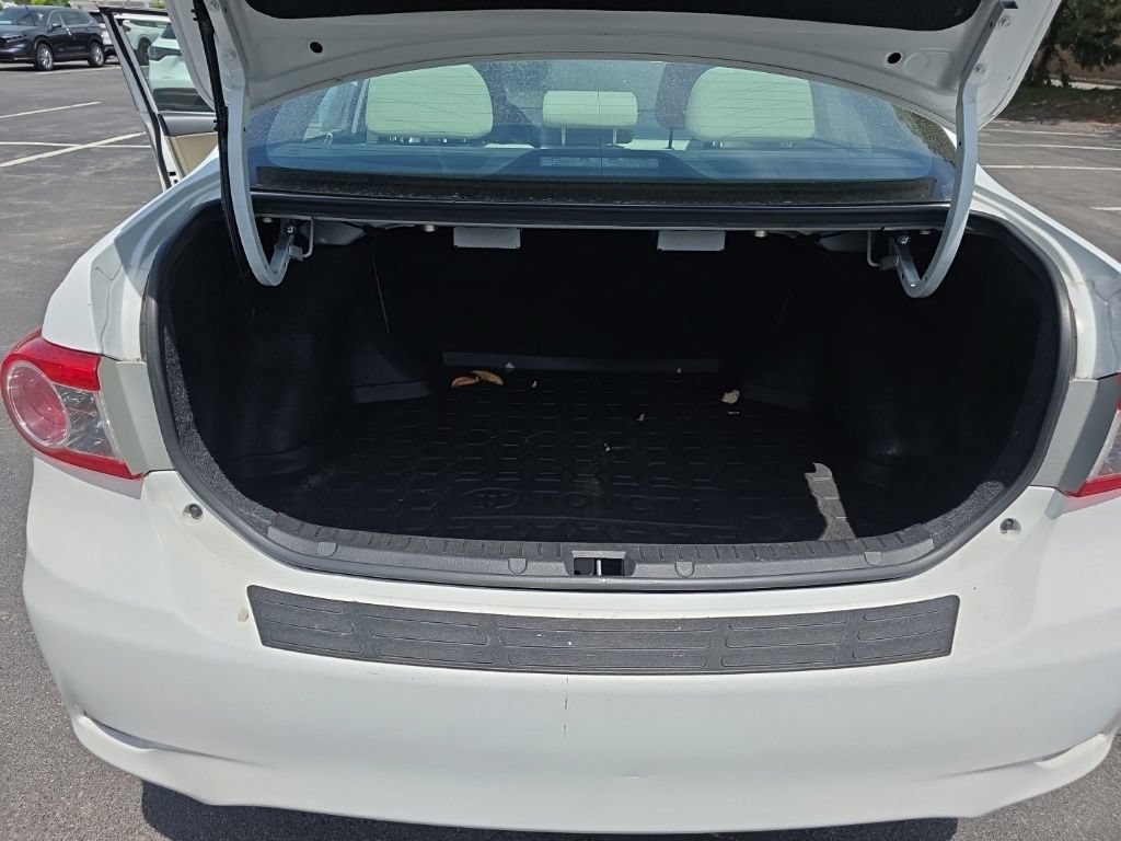 Used 2013 Toyota Corolla LE FWD image 25