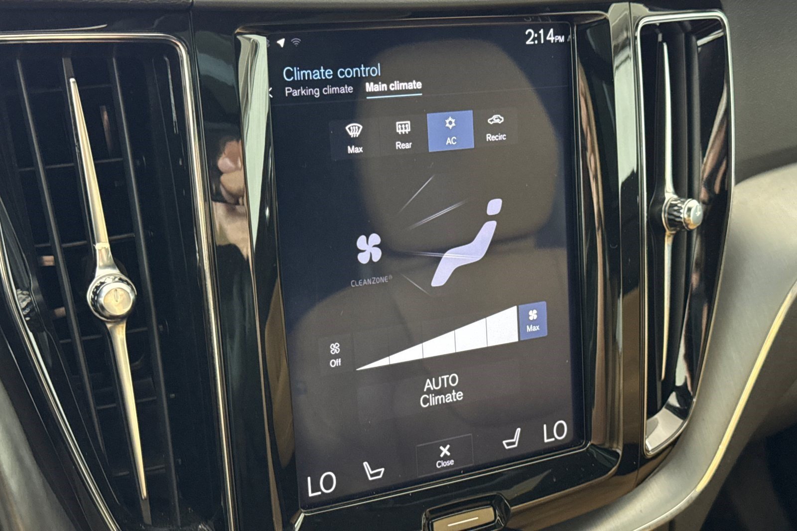 Used 2019 Volvo XC60 T6 Momentum AWD/4WD image 22