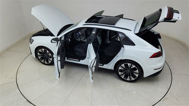 Used 2025 Audi Q8 Prestige w/ Prestige Package image 87