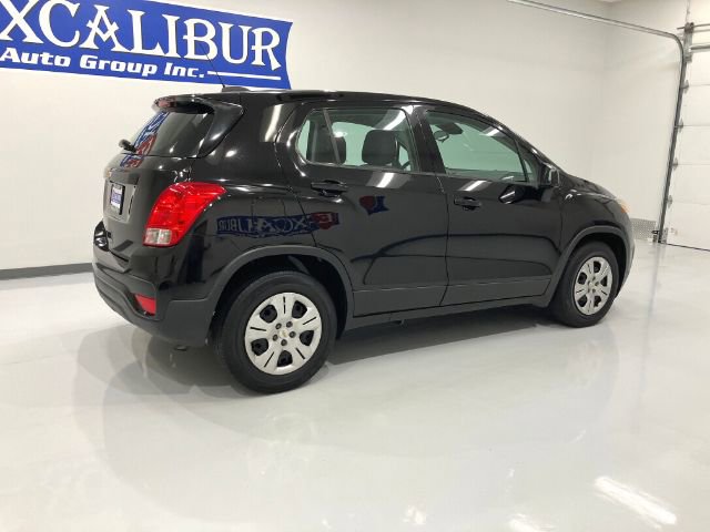 Used 2019 Chevrolet Trax LS w/ LPO, Cargo Package image 15