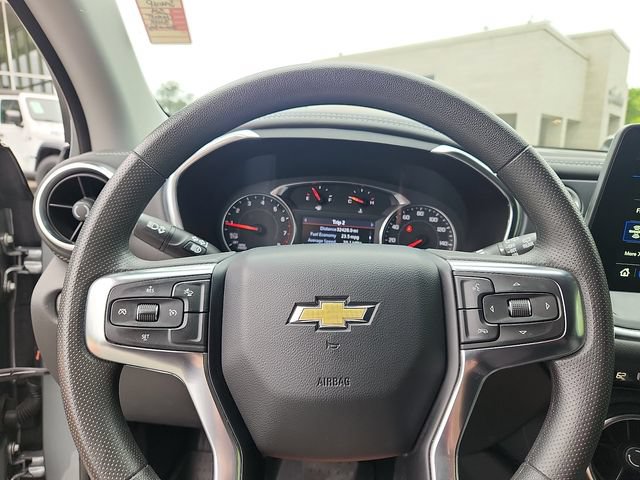 Used 2024 Chevrolet Blazer LT w/ Convenience Package FWD image 18