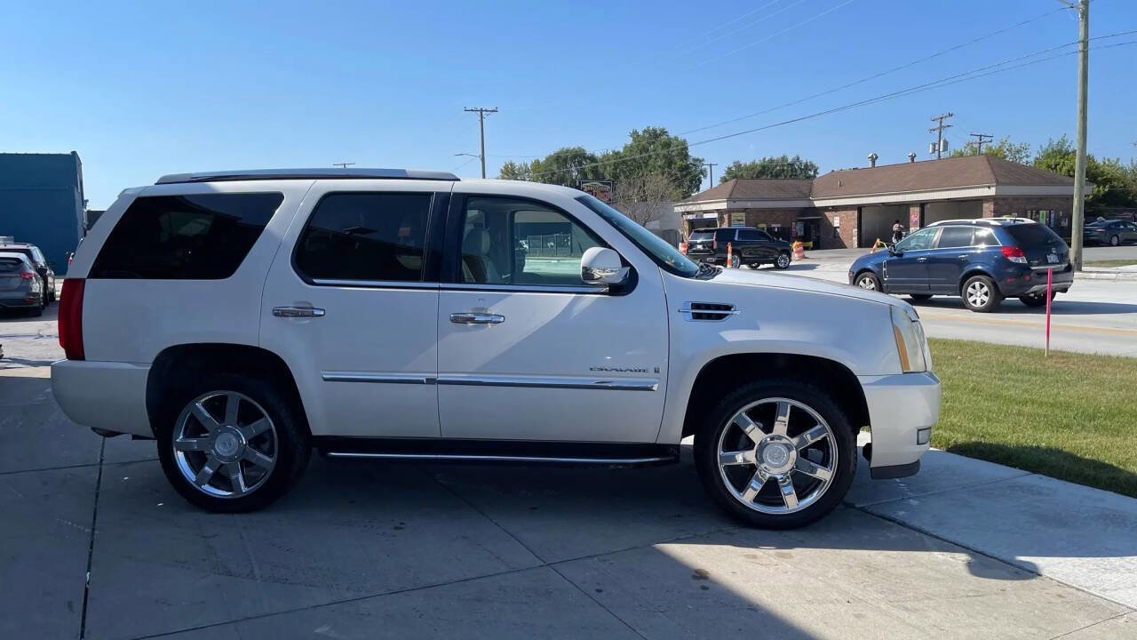 Used 2007 Cadillac Escalade AWD w/ Information Package image 3