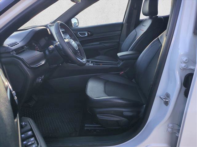 Used 2024 Jeep Compass Trailhawk image 16