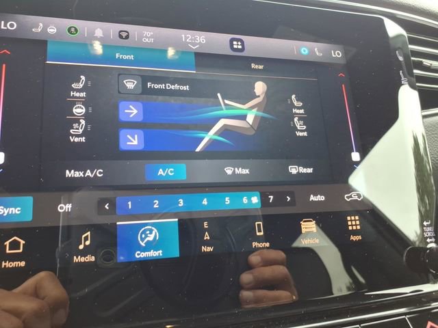 Used 2024 Jeep Wagoneer Series III AWD/4WD image 26