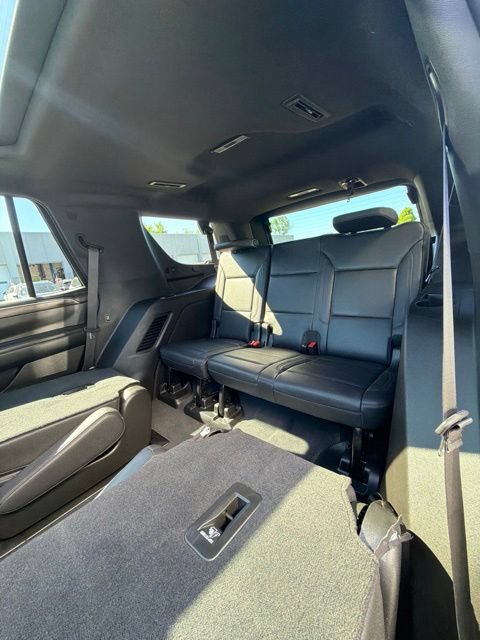 Used 2021 Chevrolet Tahoe Z71 w/ Luxury Package AWD/4WD image 25