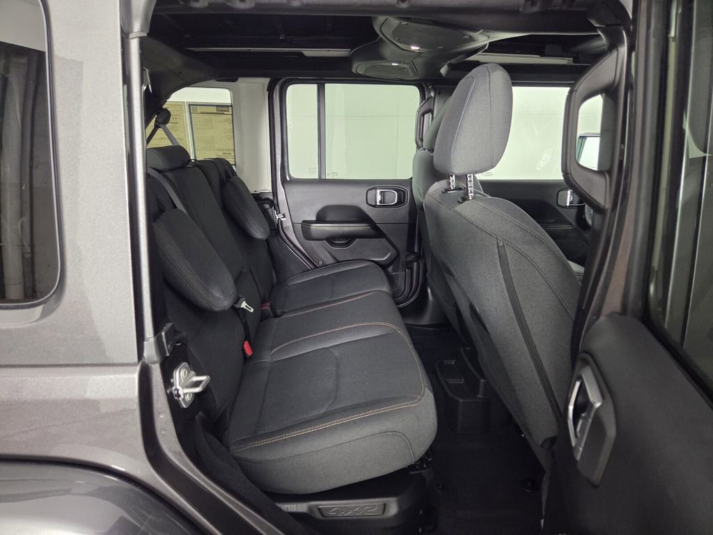 Certified 2025 Jeep Wrangler Sahara w/ Safety Group image 31