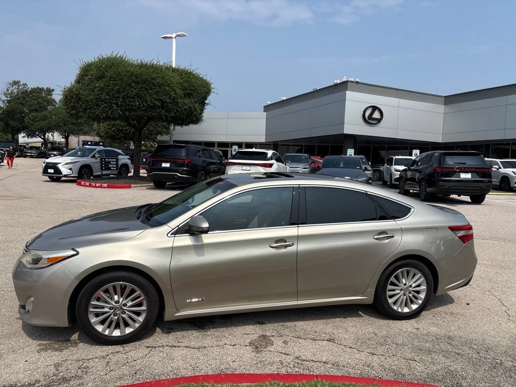 Used 2014 Toyota Avalon XLE Touring FWD image 2